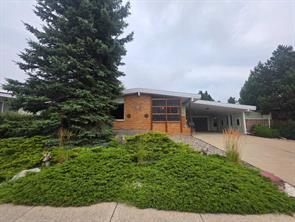 1425 Scenic Drive S