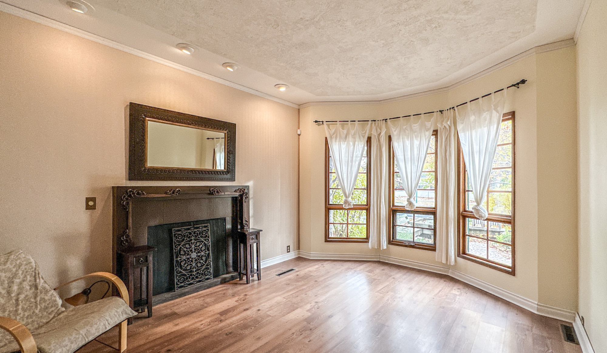 Living Room Key Image