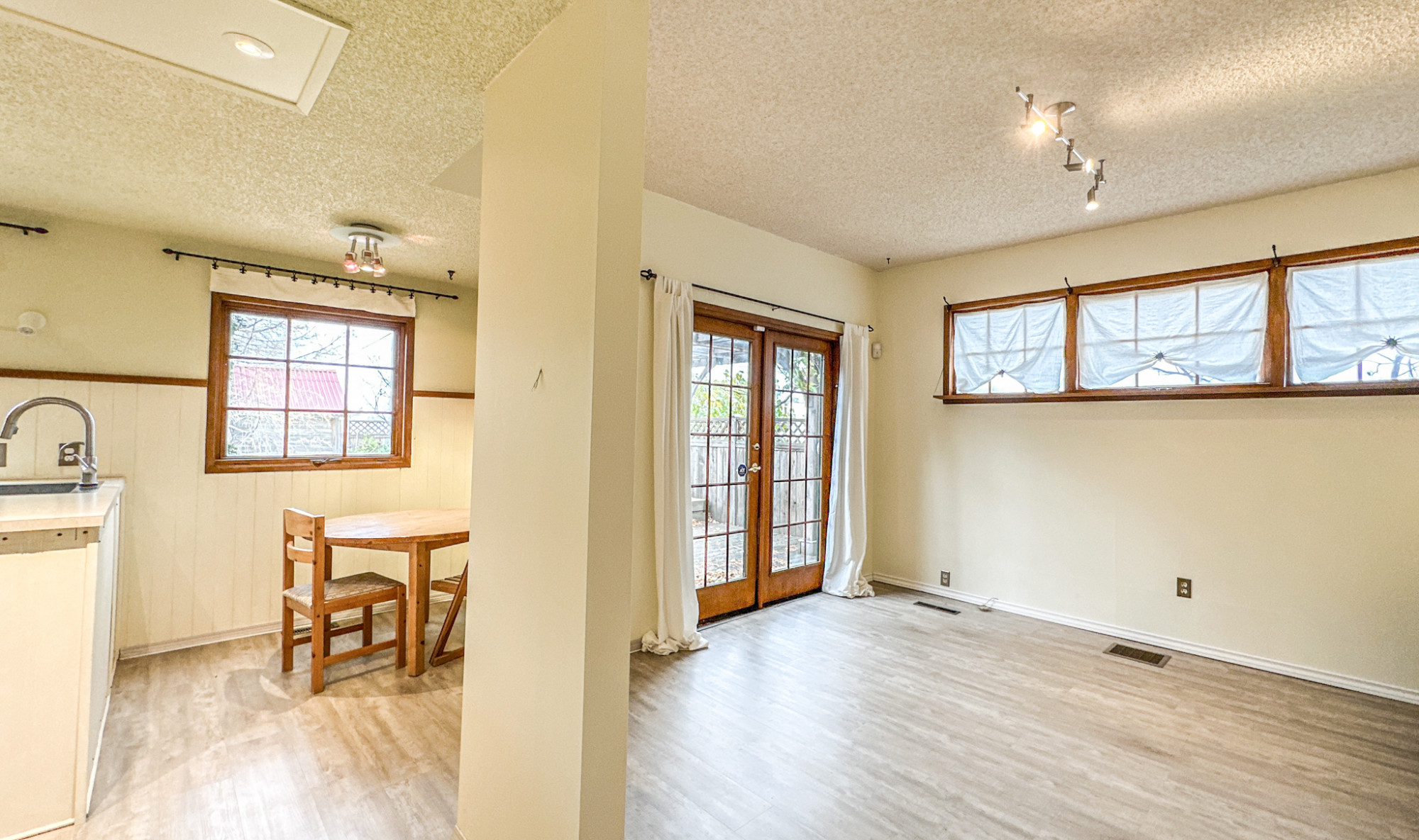 Dining Room Key Image