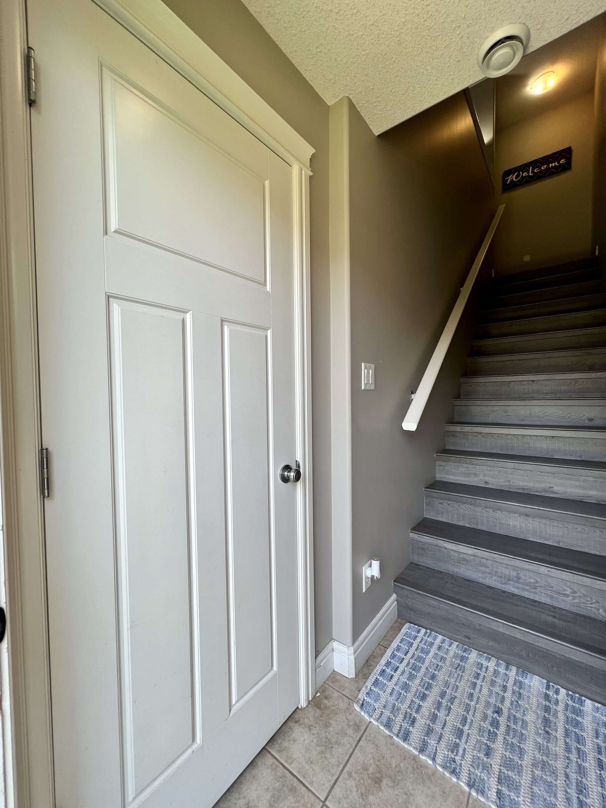 Foyer Key Image