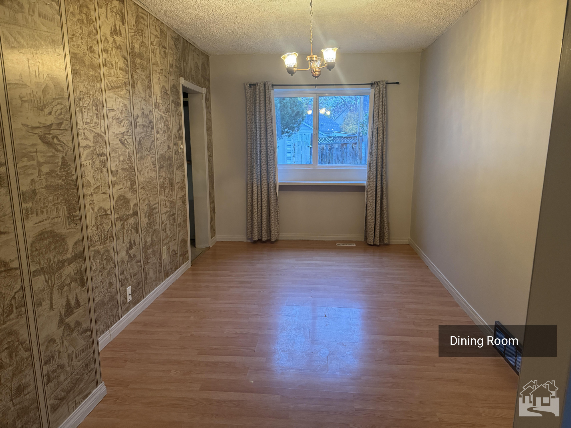 522 12 B Street (Hometime Property Services Ltd.)