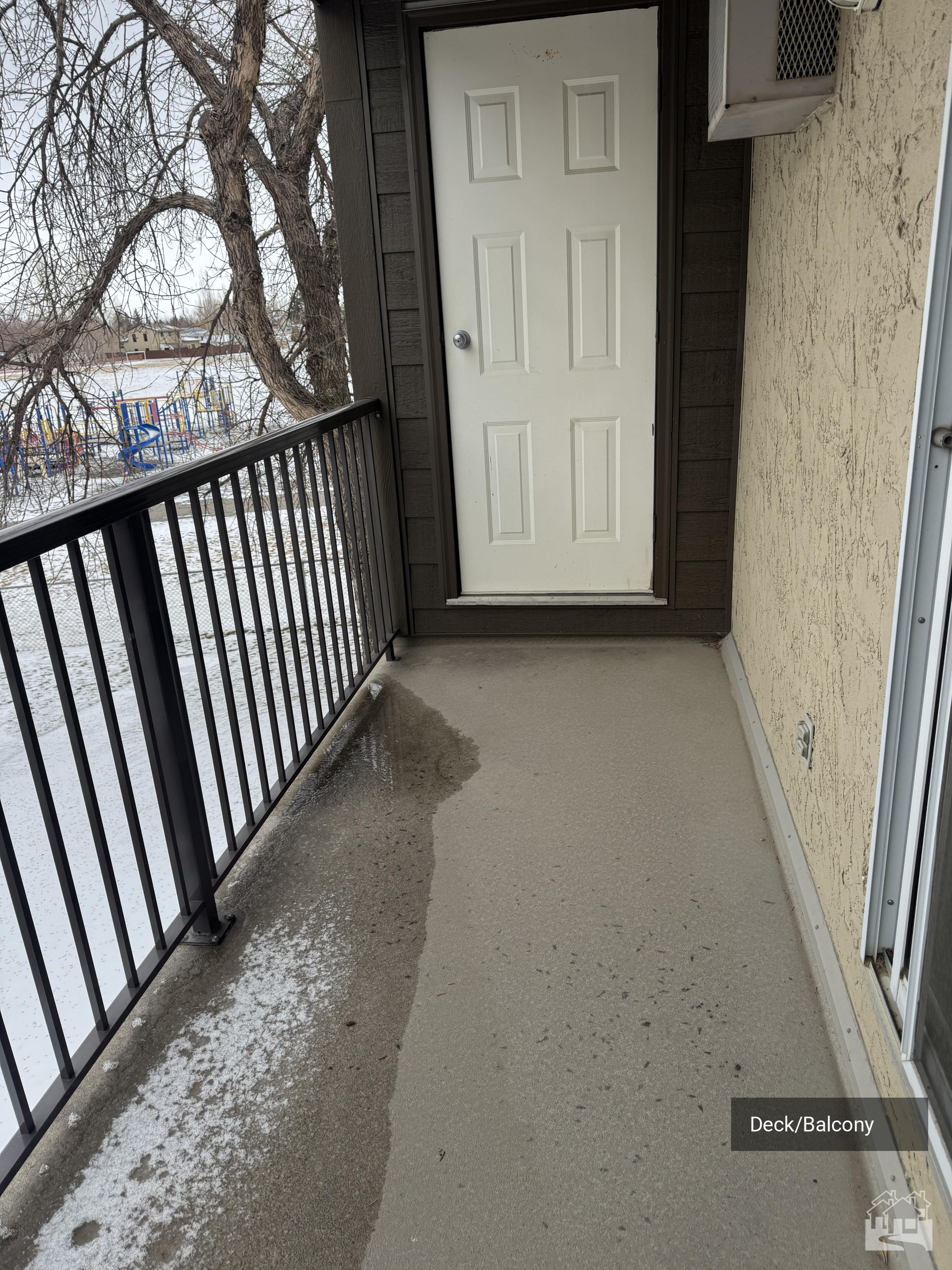 Deck/Balcony Key Image