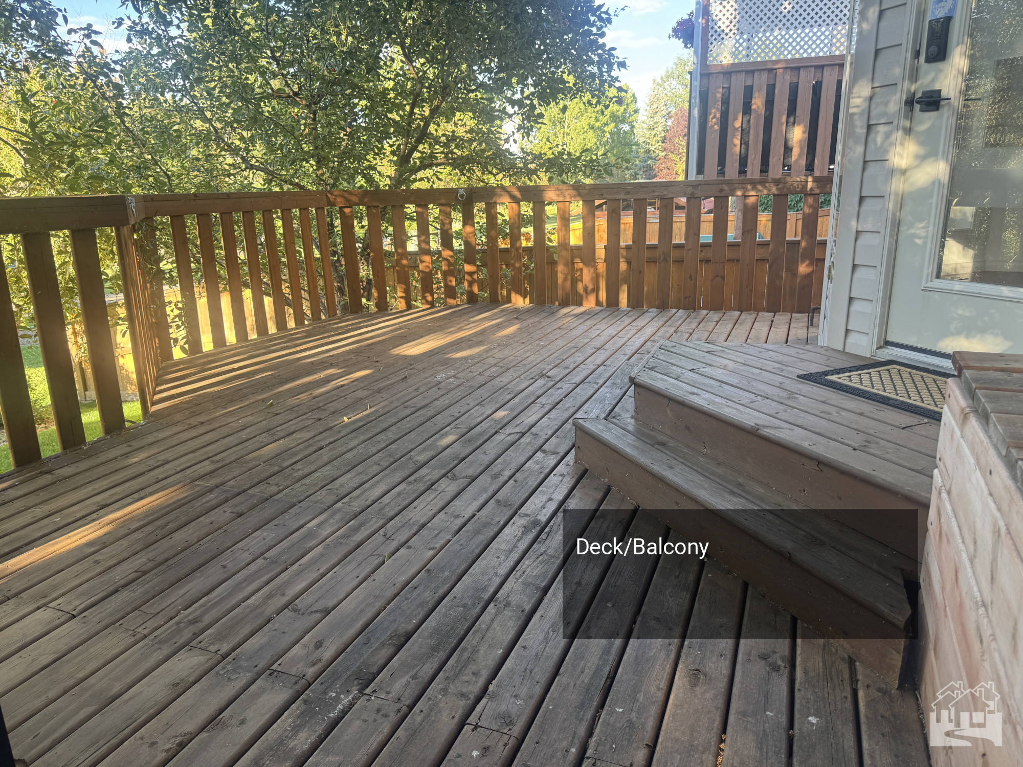 Deck/Balcony Key Image