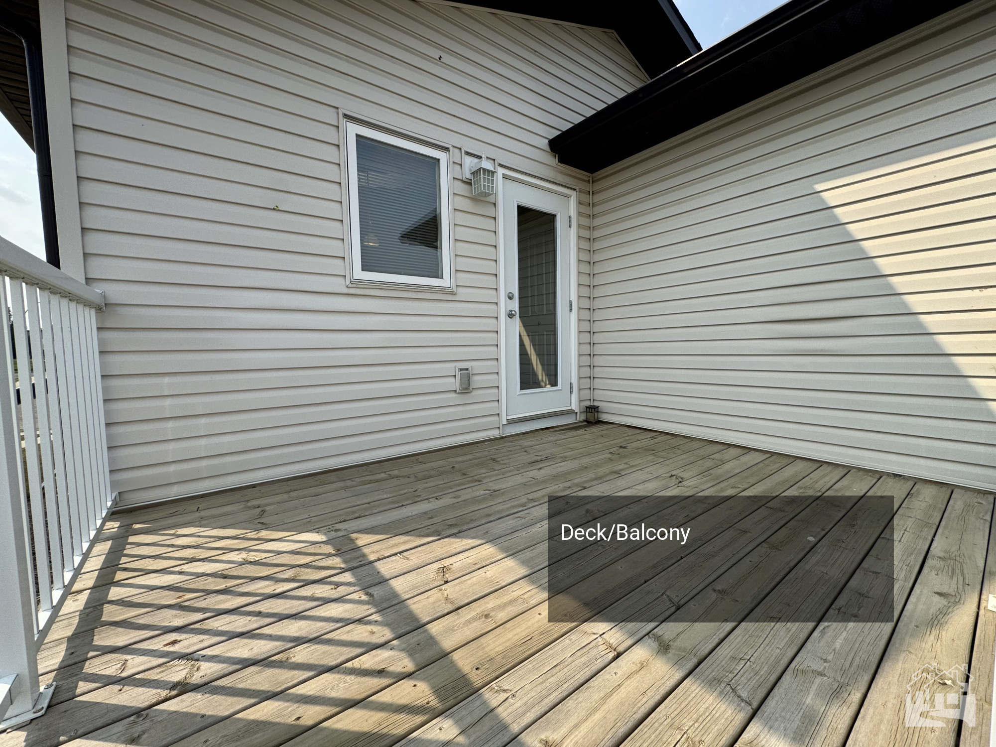 Deck/Balcony Key Image