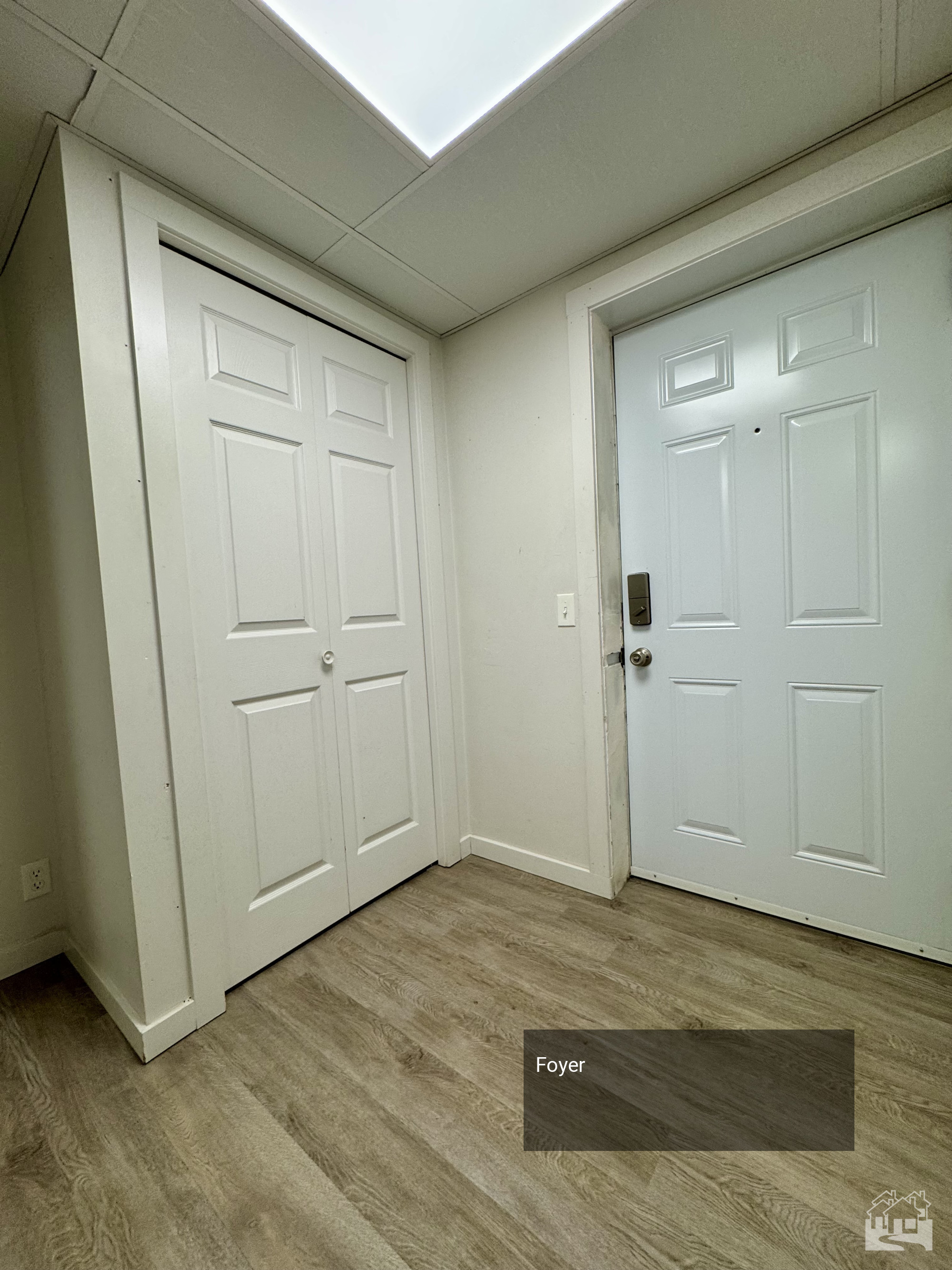 Foyer Key Image