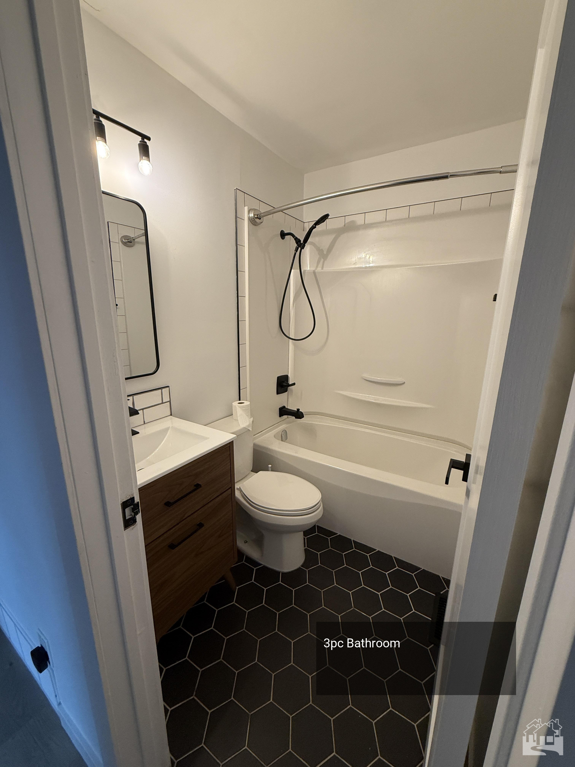 3pc Bathroom Key Image