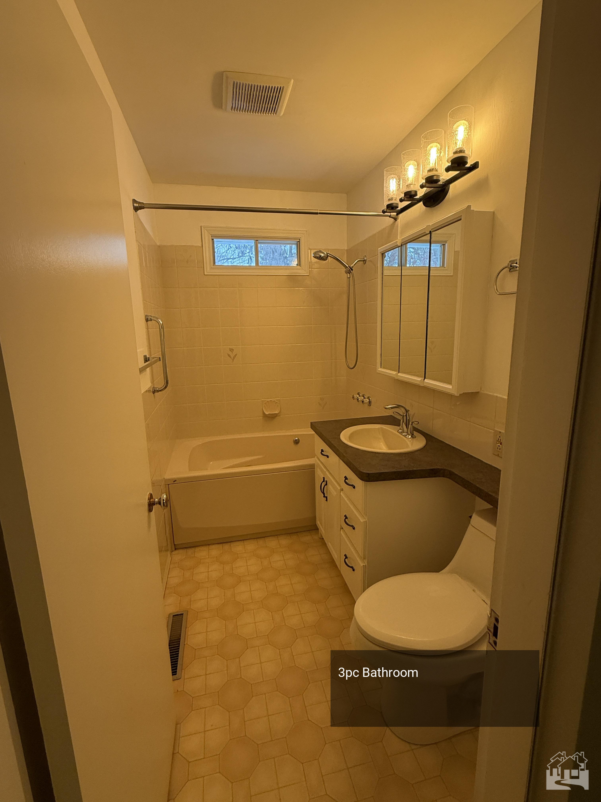 3pc Bathroom Key Image