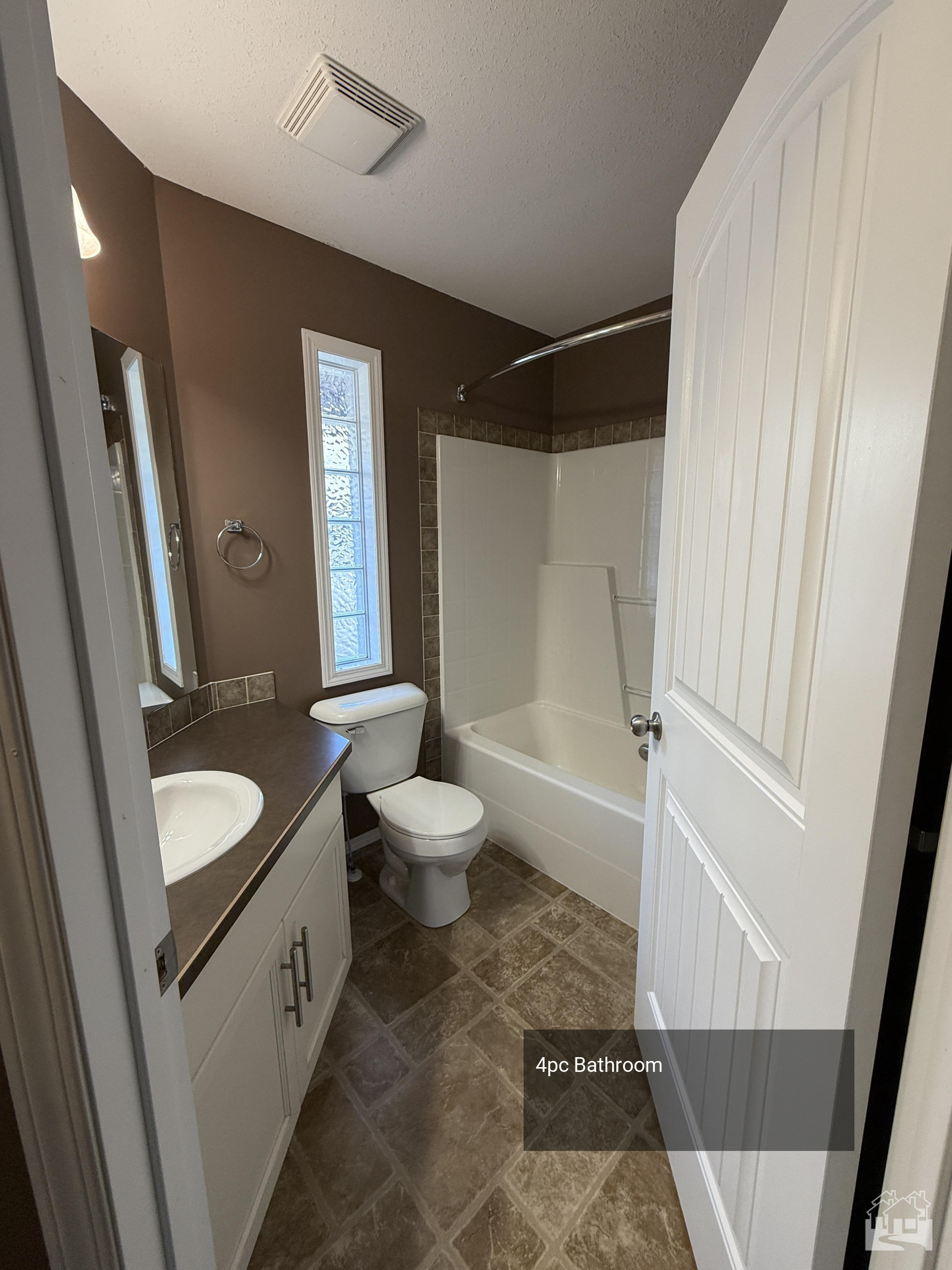 4pc Bathroom Key Image