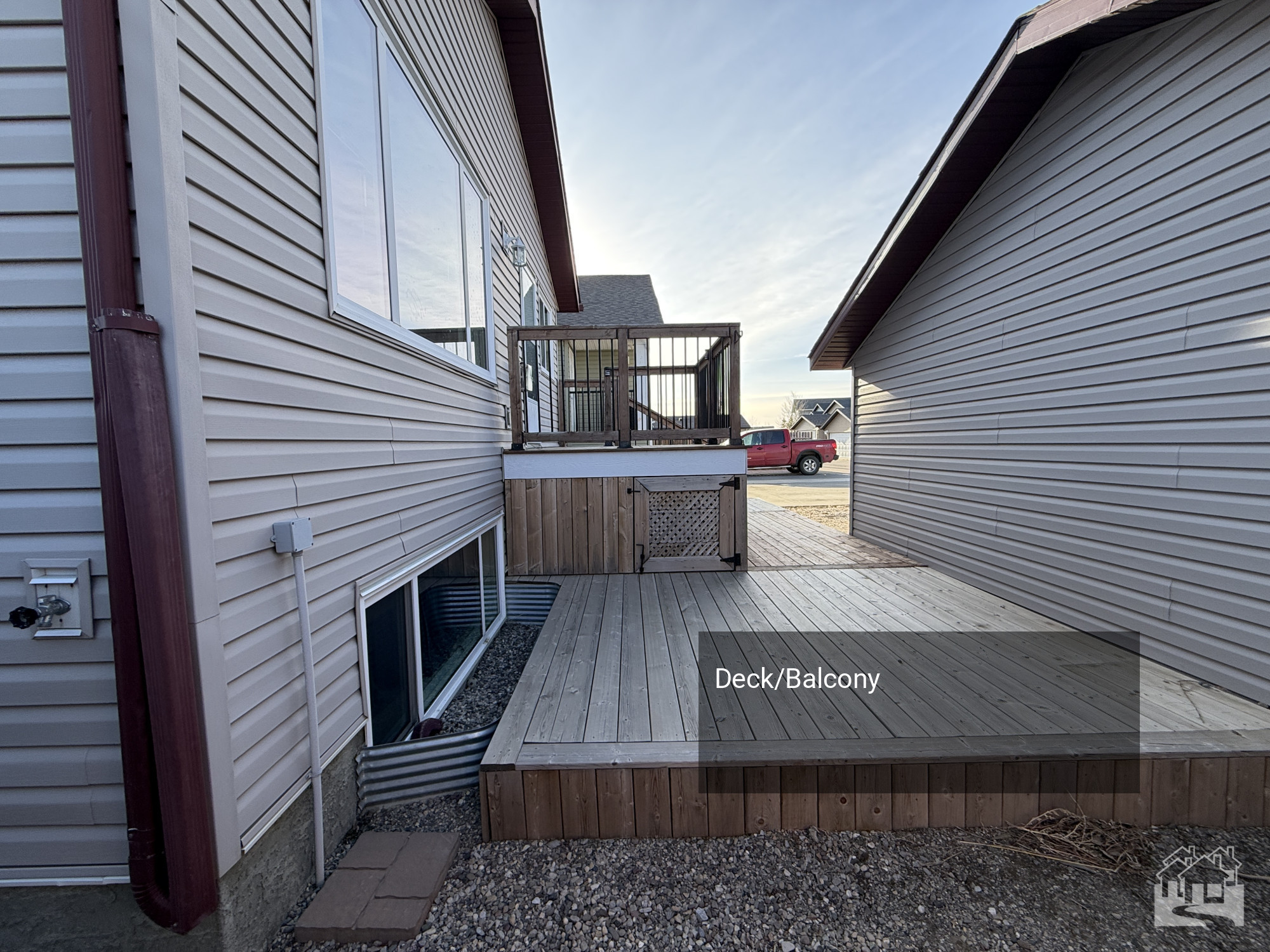 Deck/Balcony Key Image