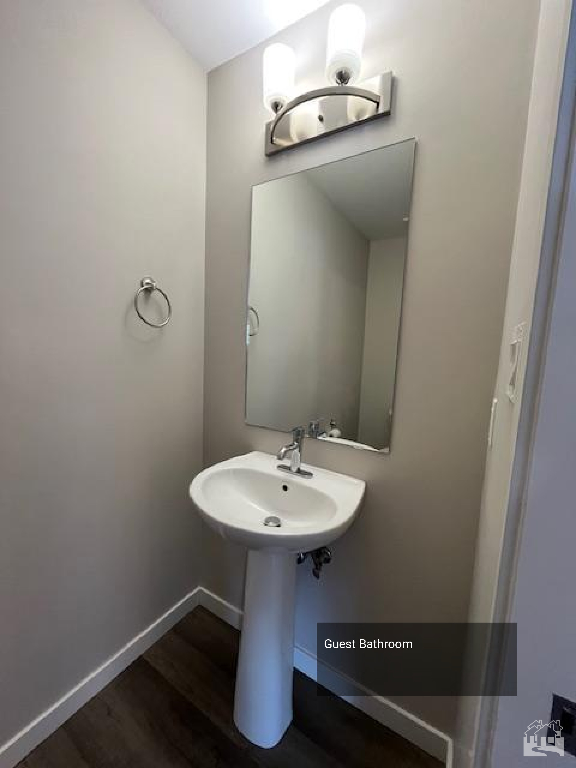 Guest Bathroom Key Image