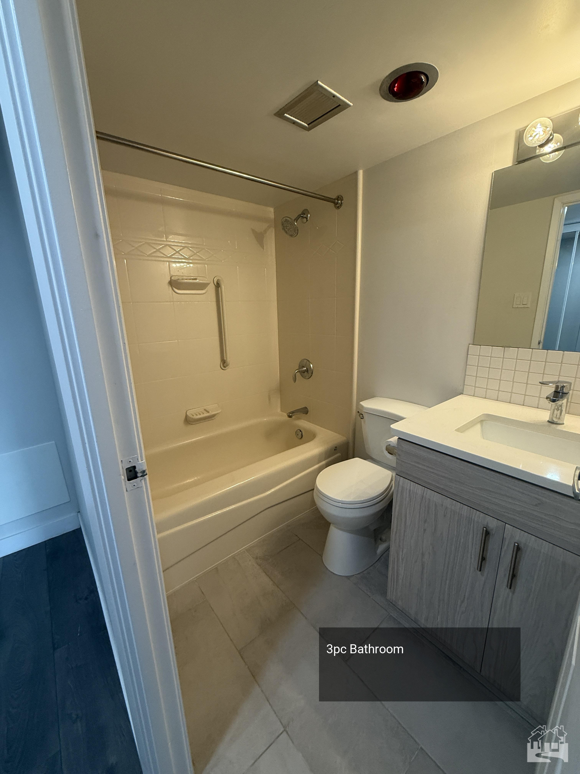 4pc Bathroom Key Image