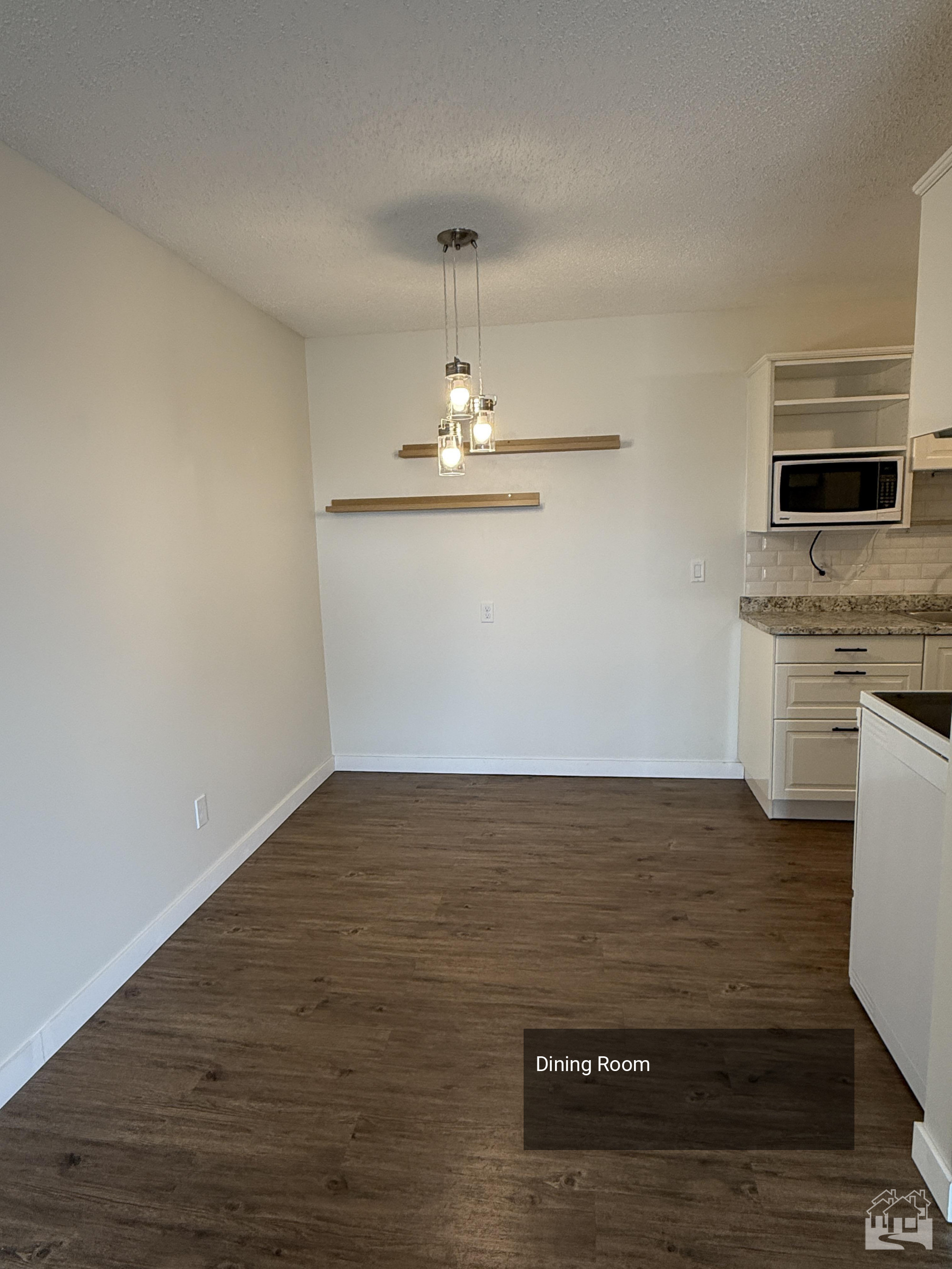 Dining Room Key Image