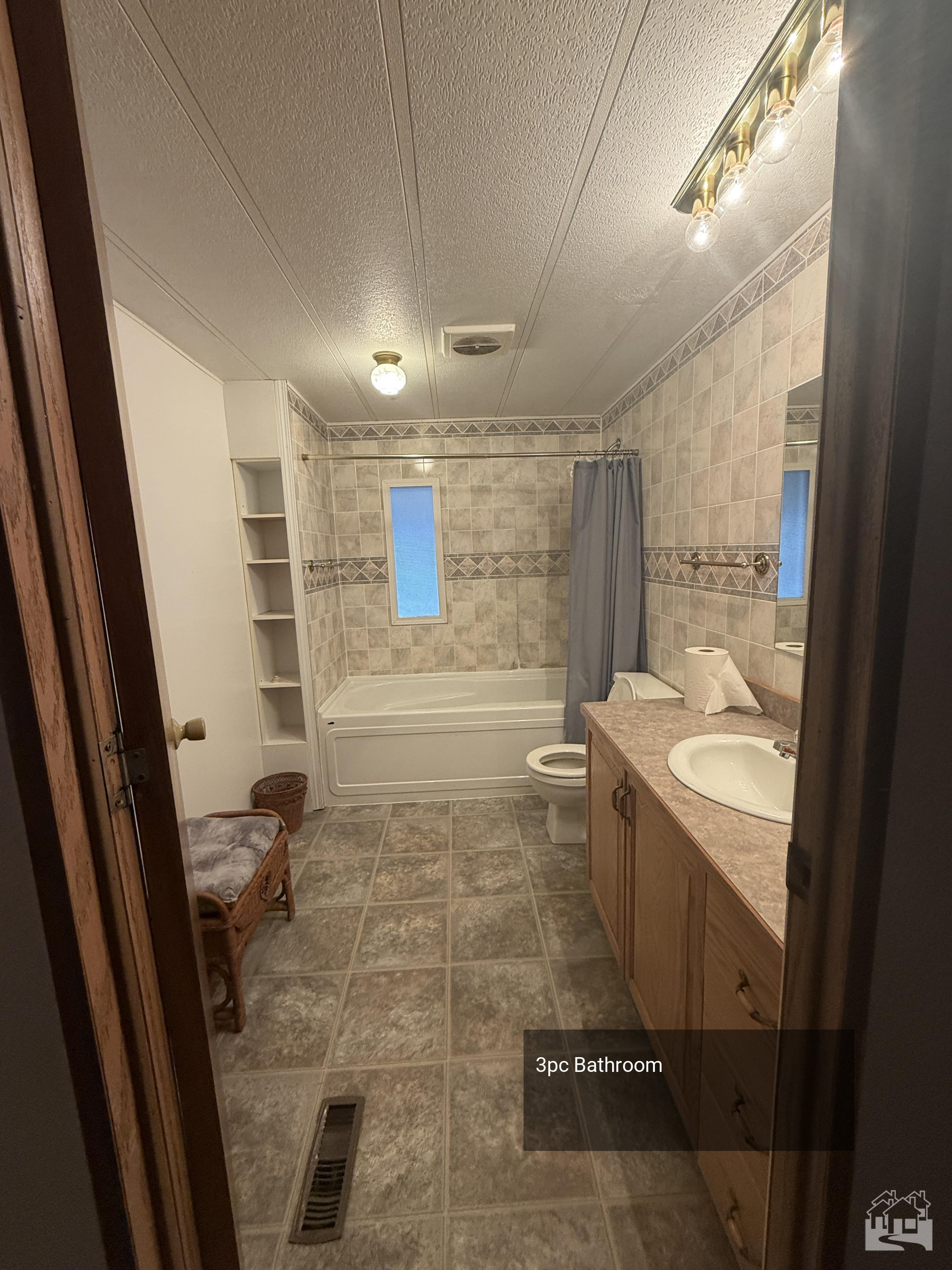 3pc Bathroom Key Image