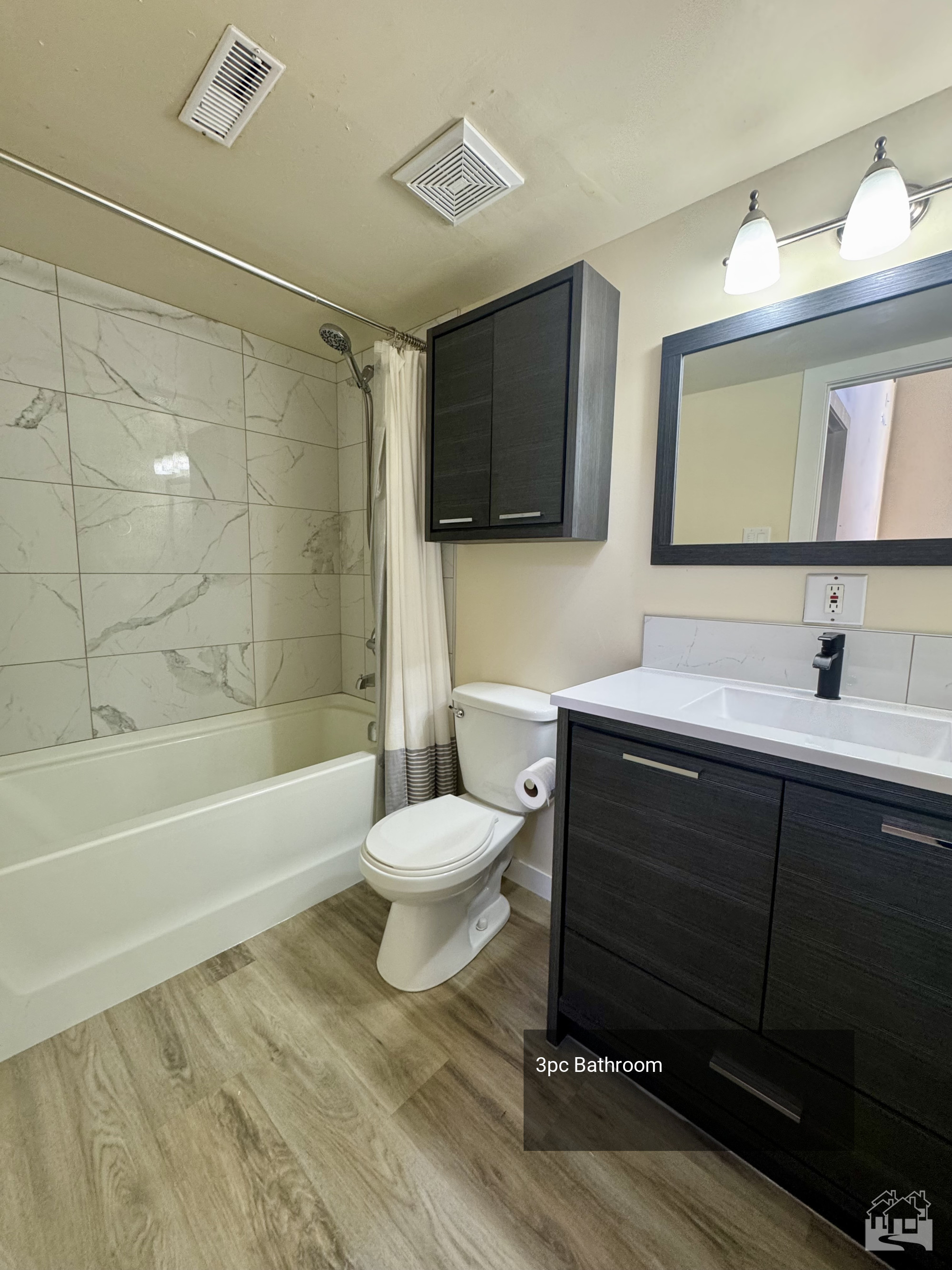 3pc Bathroom Key Image