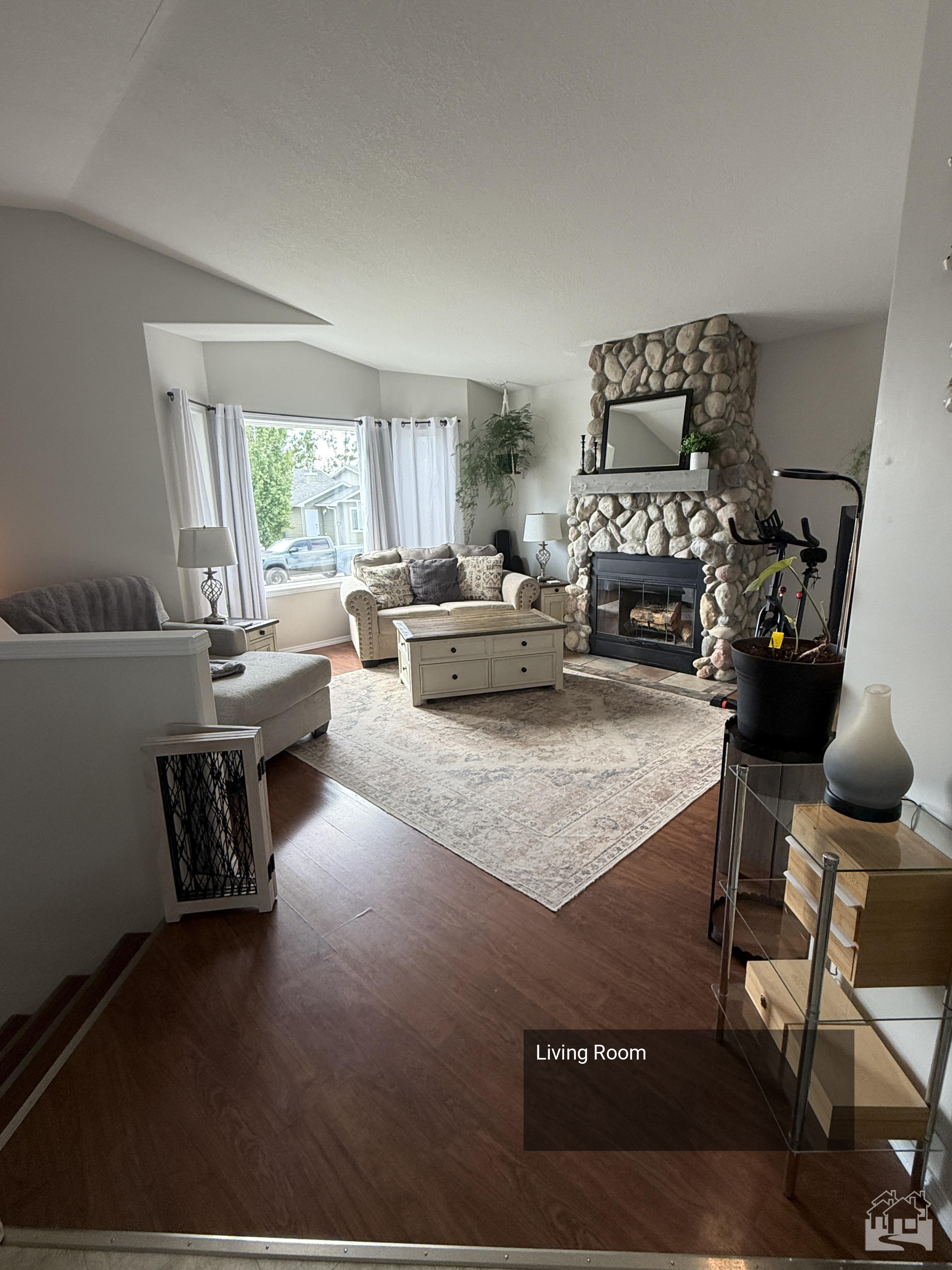 Living Room Key Image