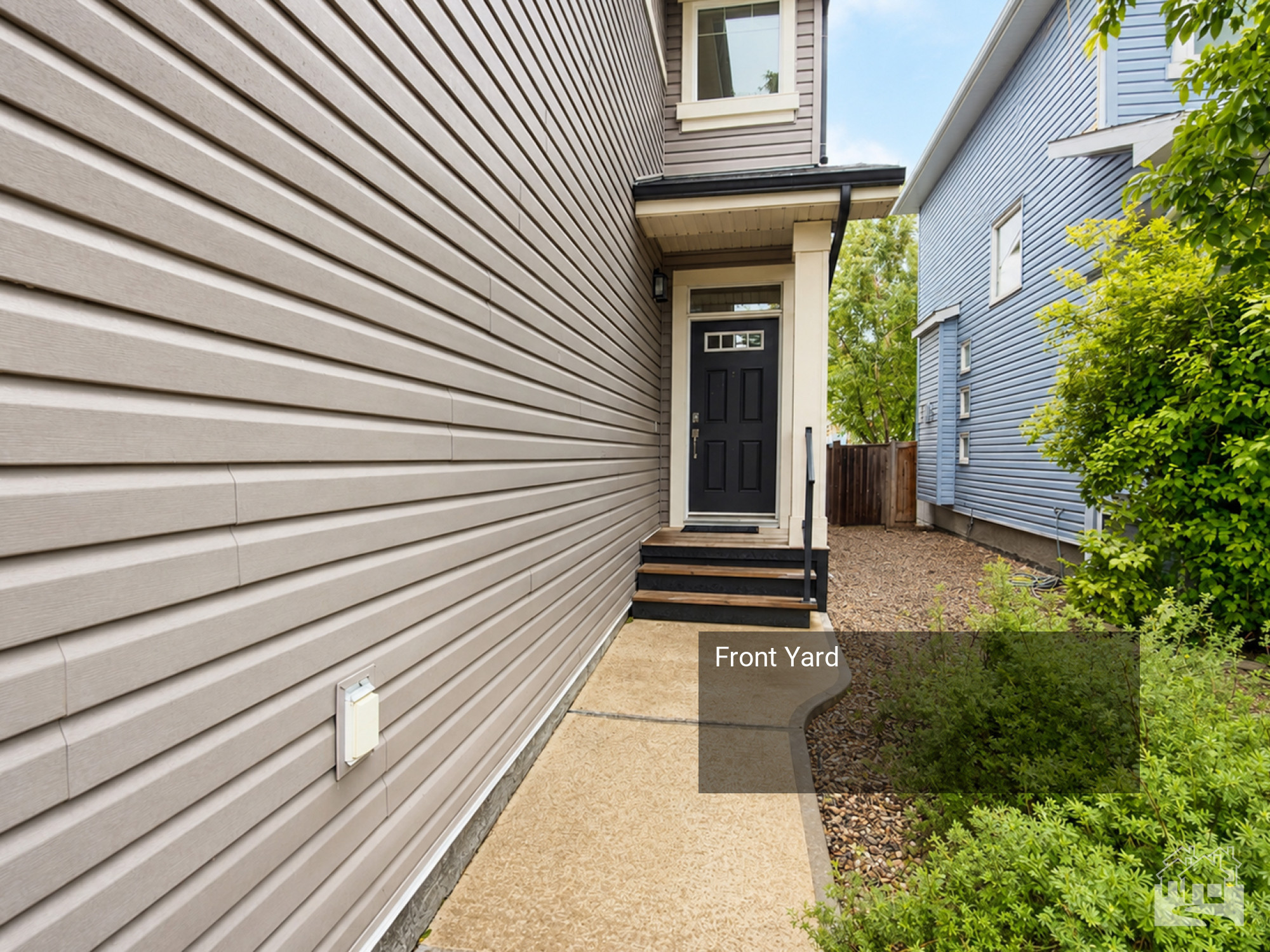Front Yard Key Image