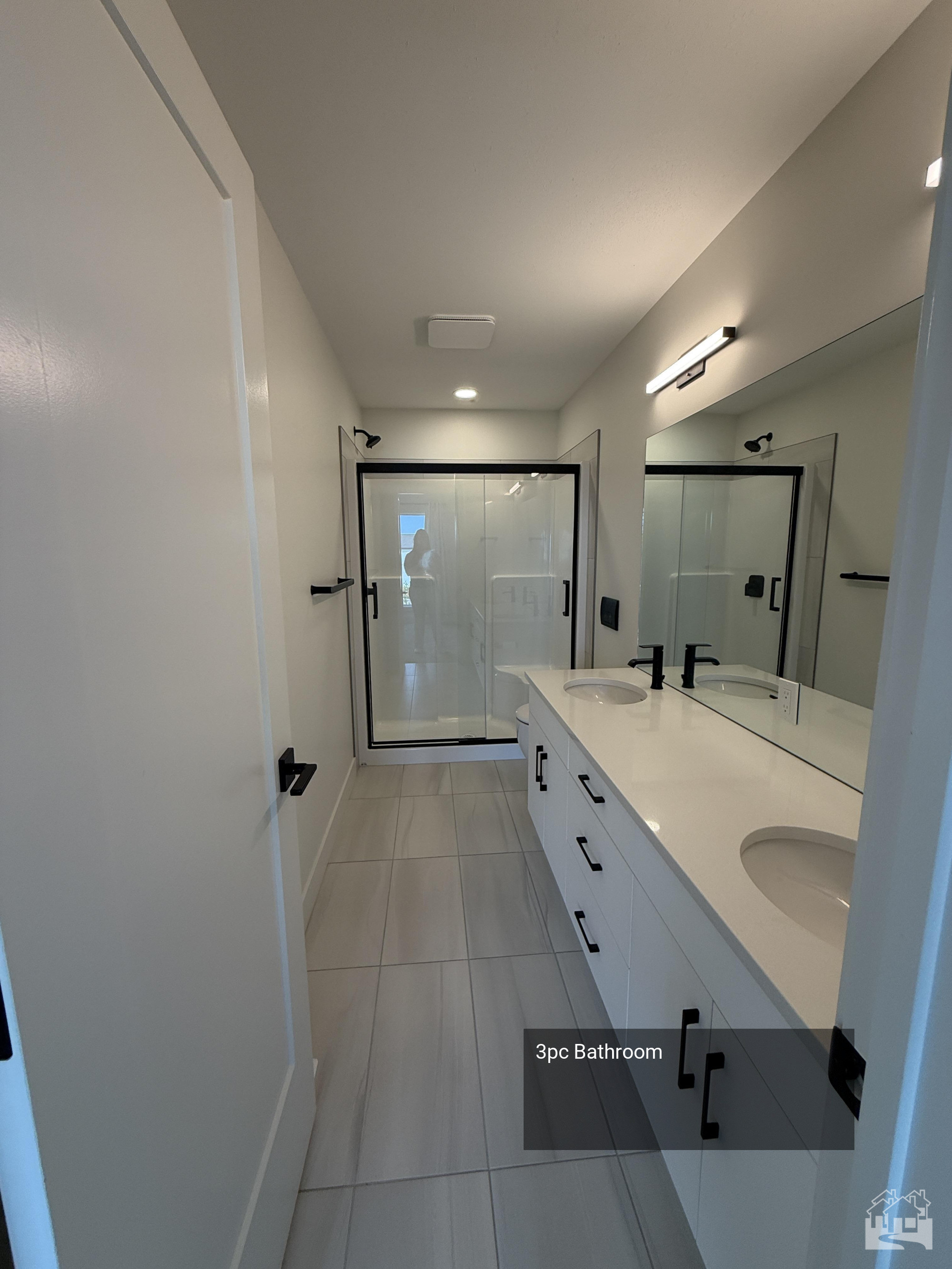 3pc Bathroom Key Image