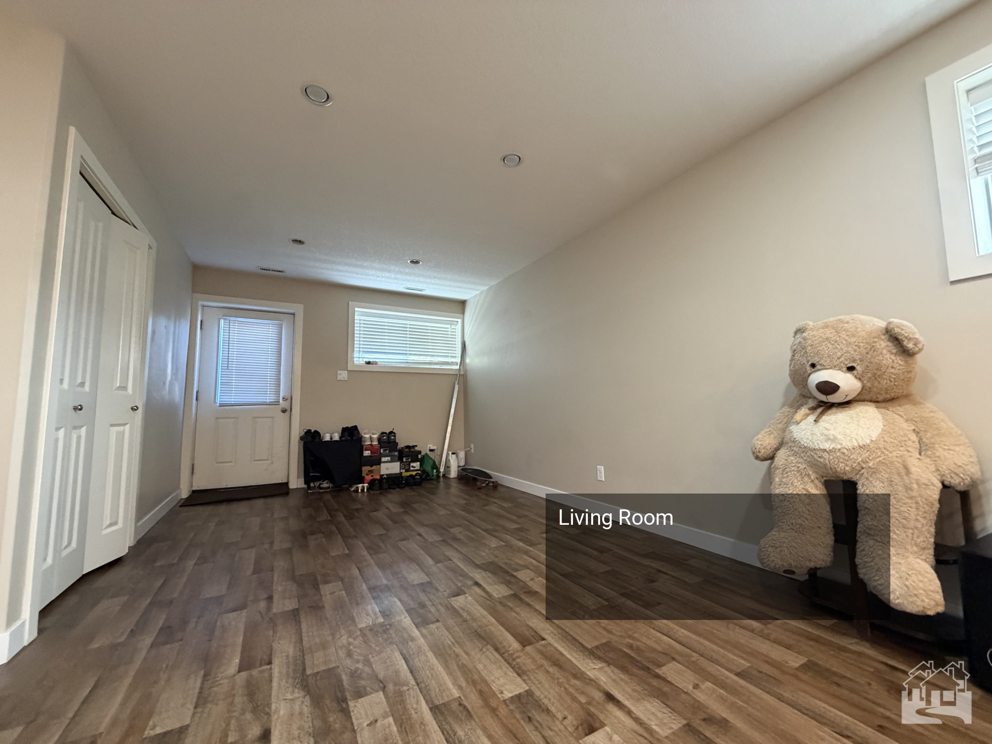 Living Room Key Image
