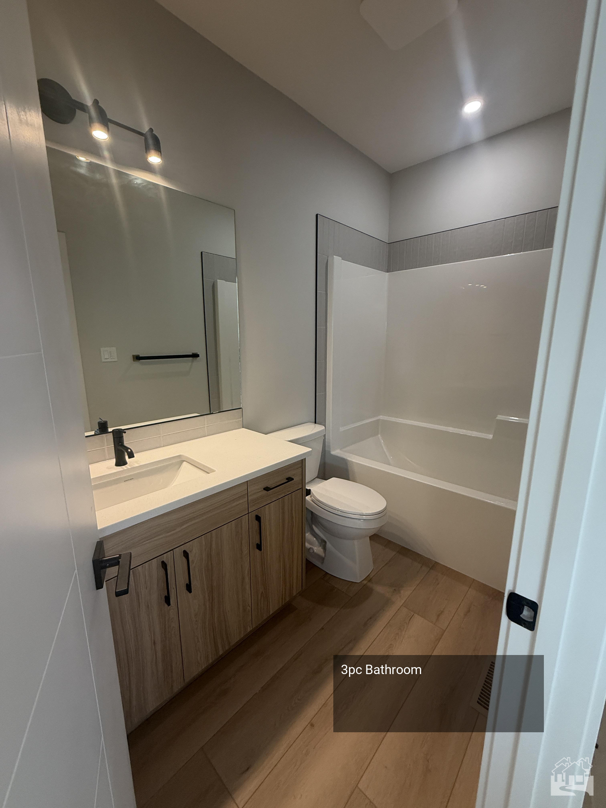 3pc Bathroom Key Image