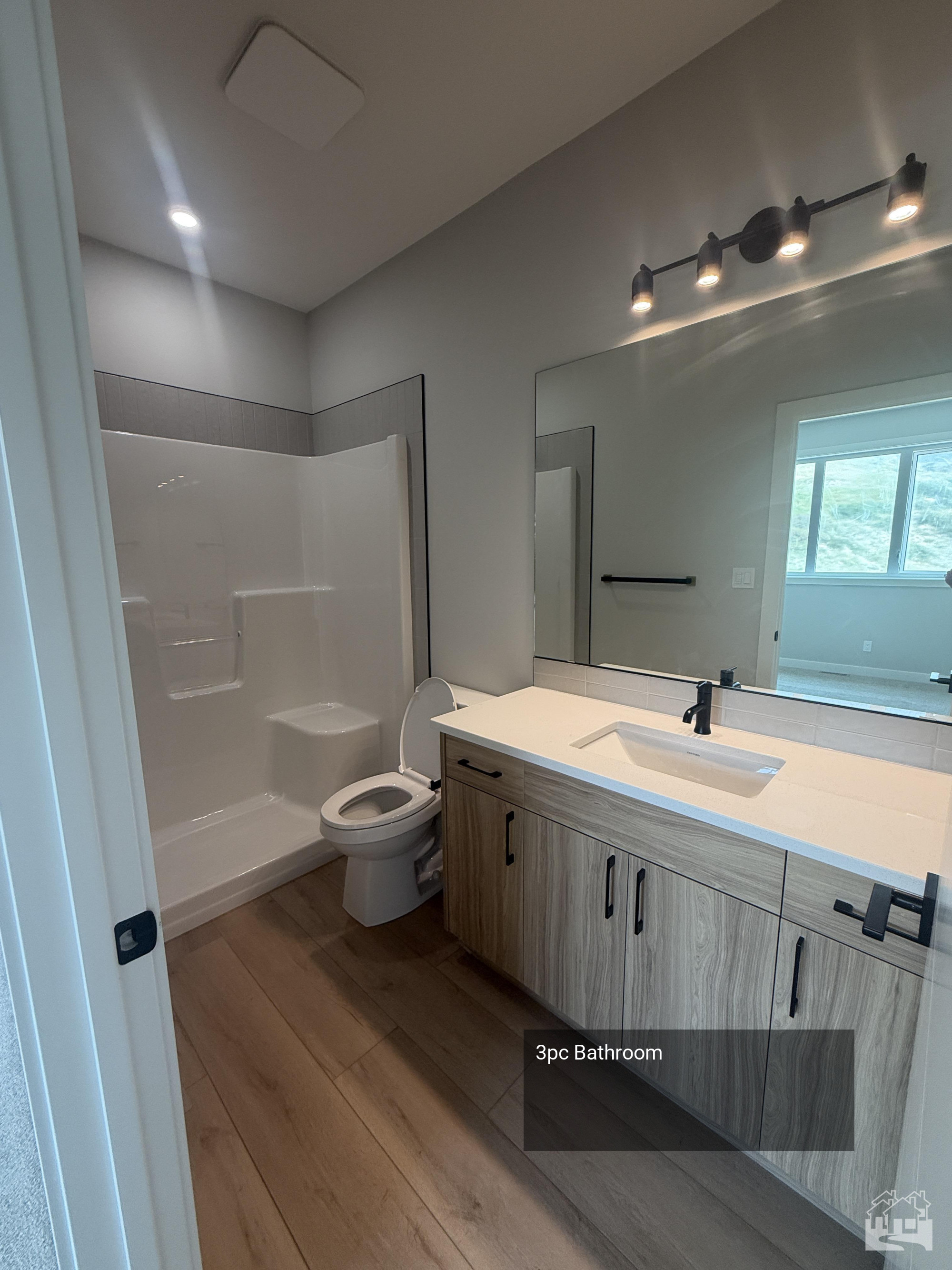3pc Bathroom Key Image