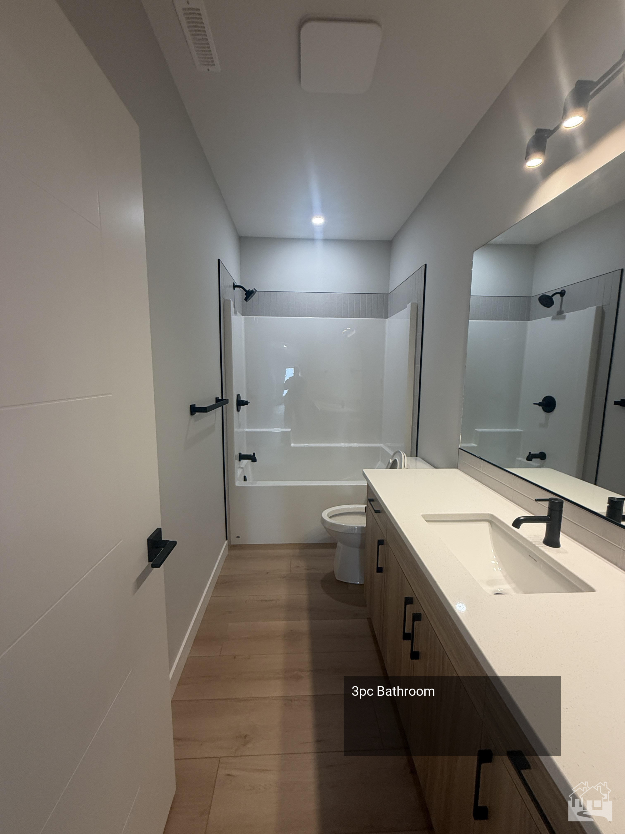 4pc Bathroom Key Image