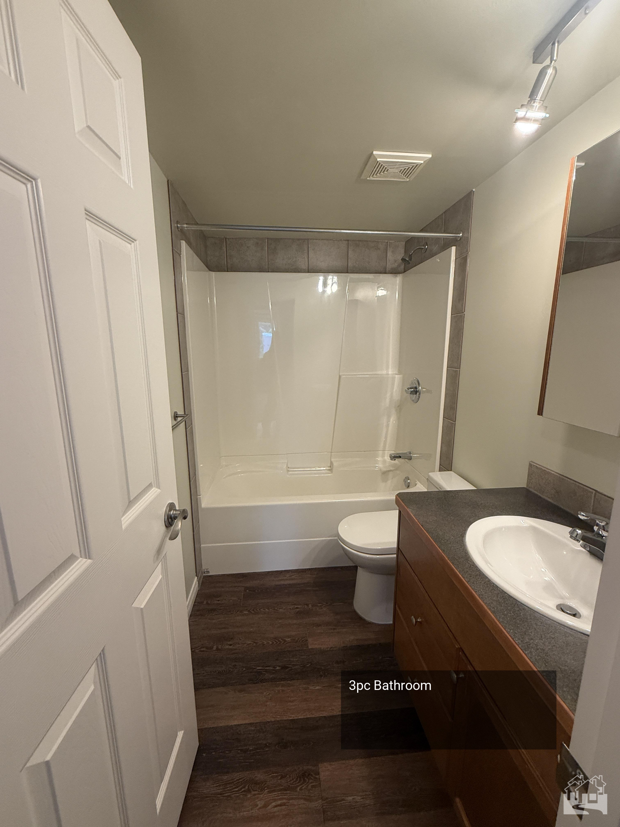 3pc Bathroom Key Image