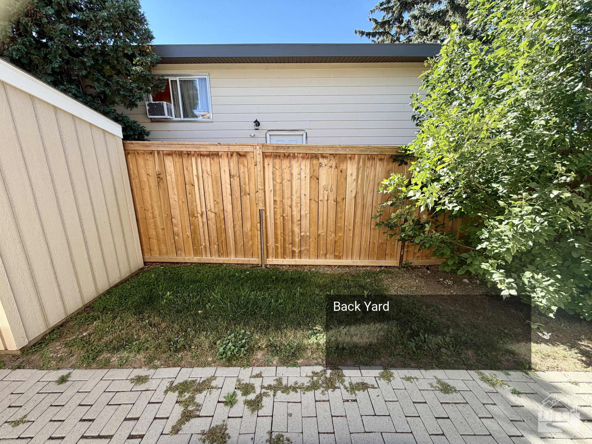 Back Yard Key Image