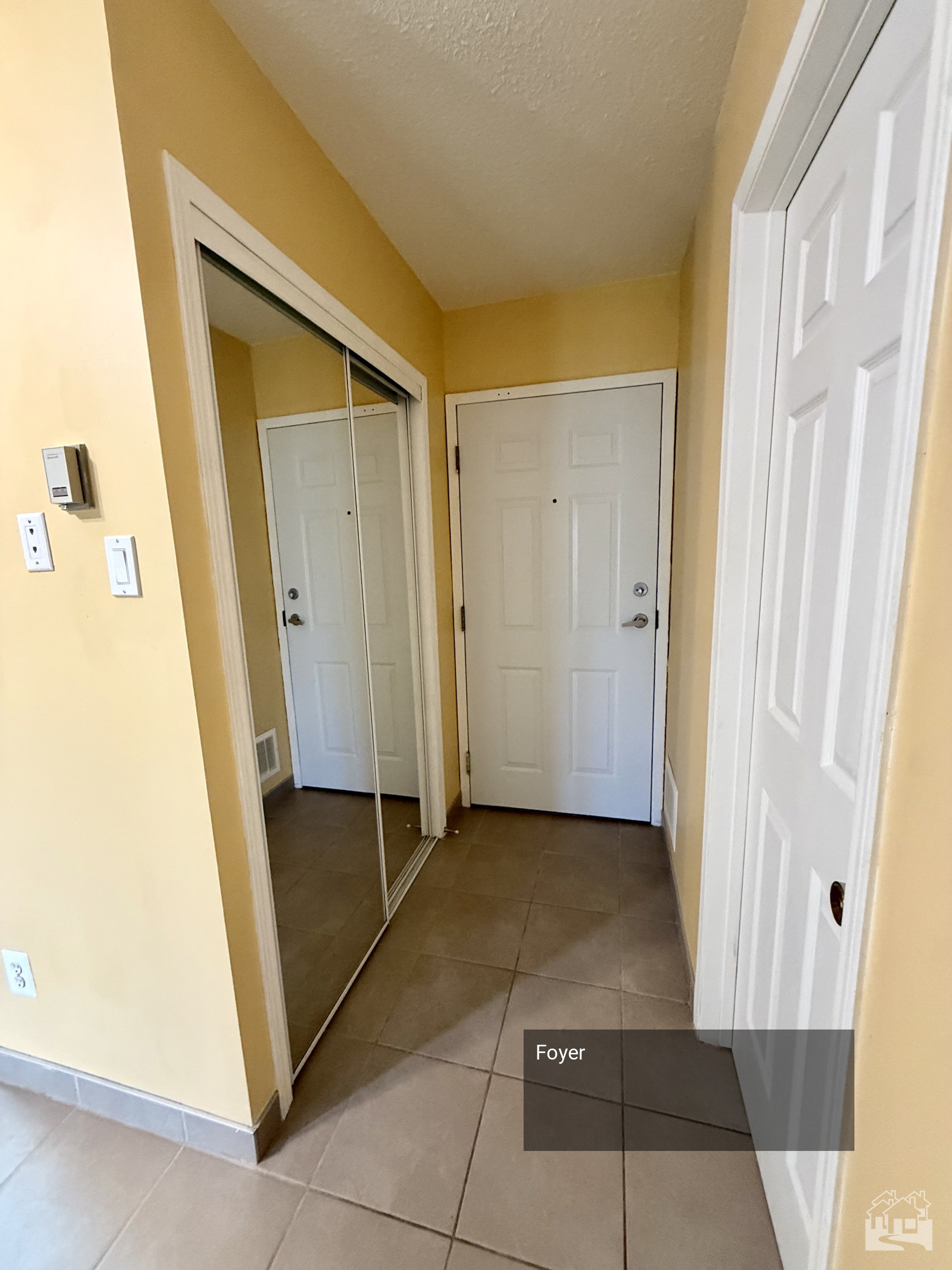 Foyer 1 Key Image
