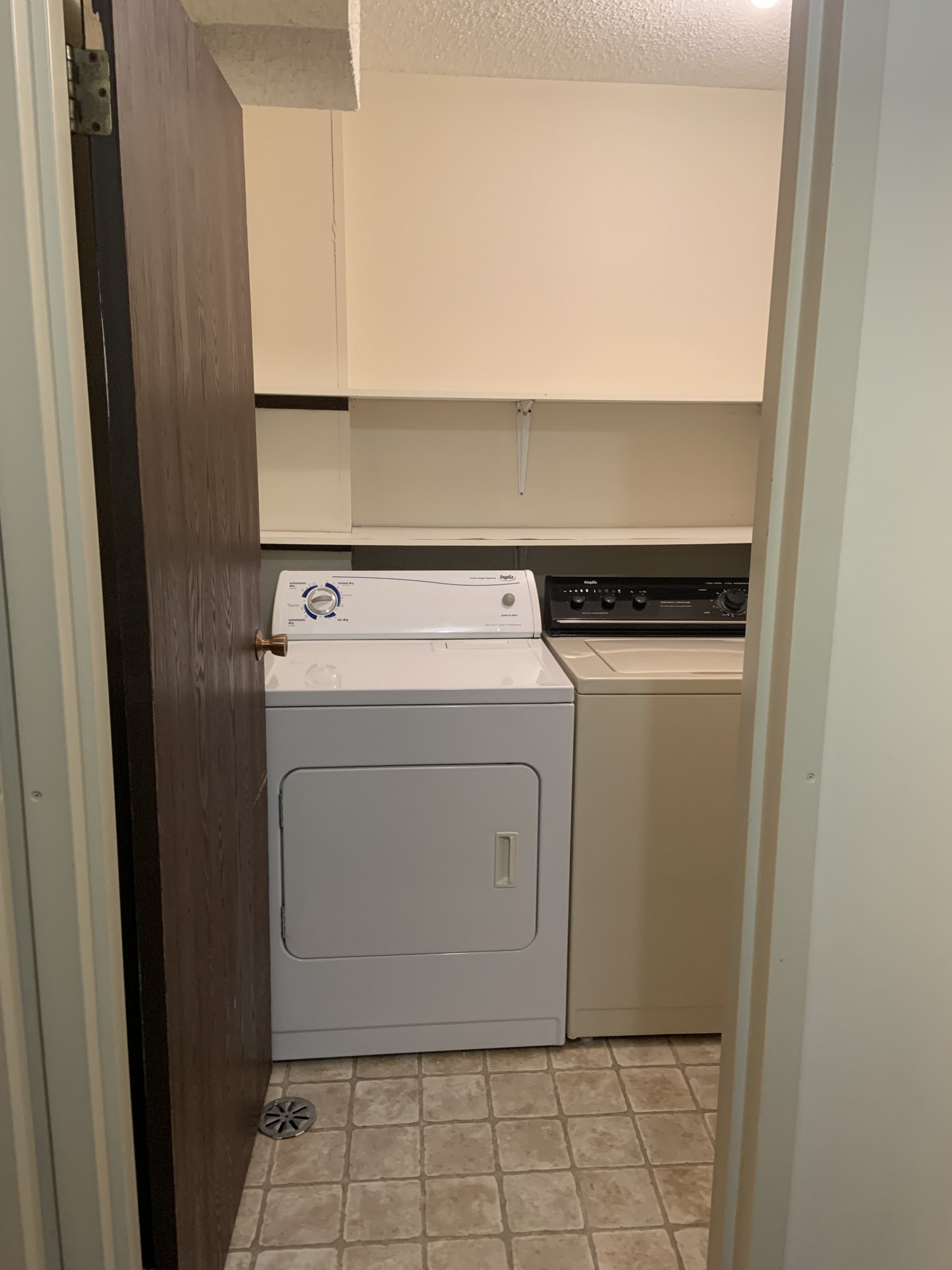 420 Columbia Boulevard (Hometime Property Services Ltd.)