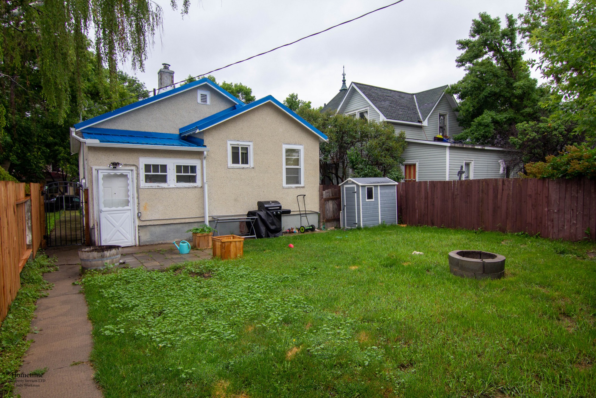 Back Yard Key Image
