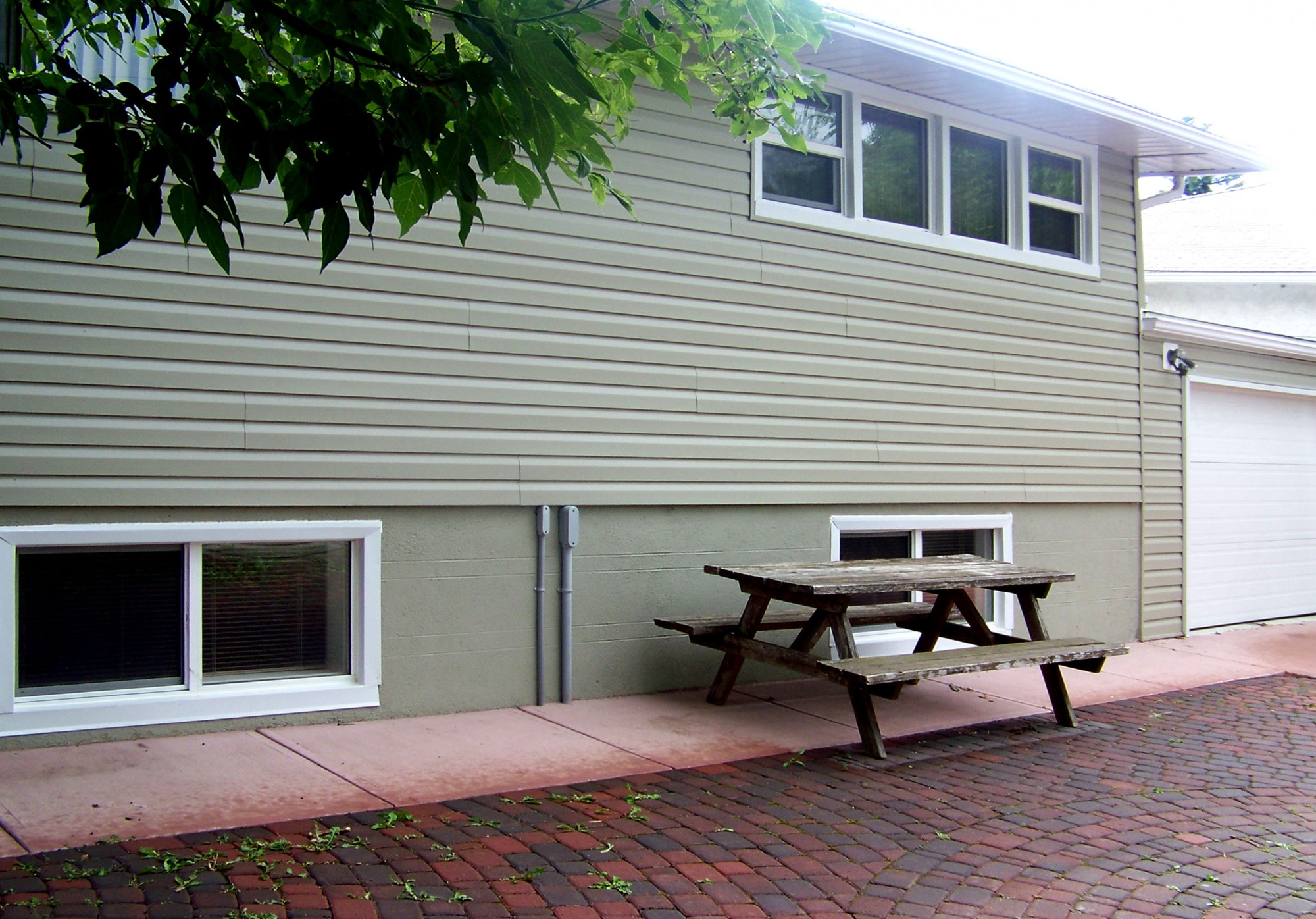 Back Yard Key Image