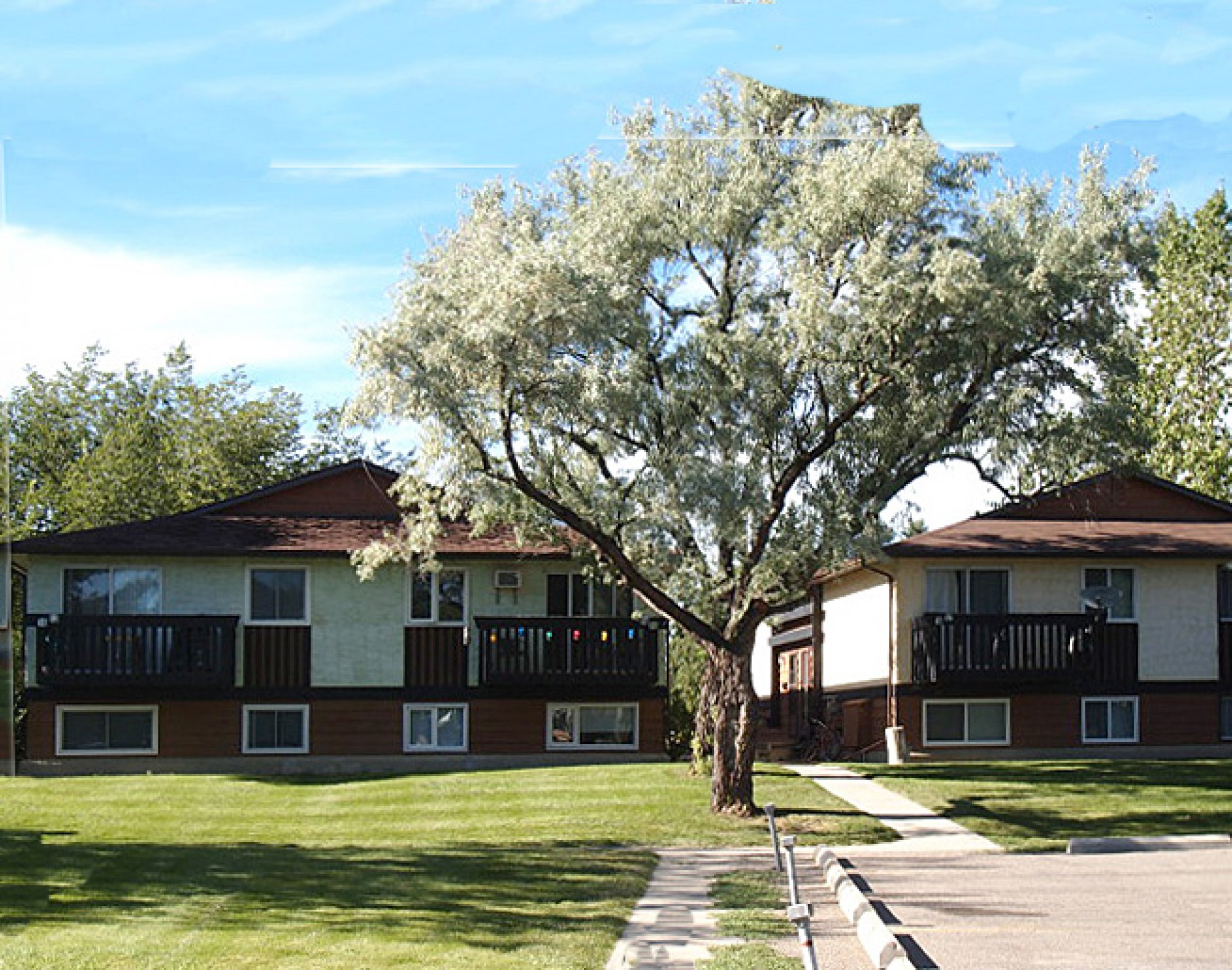 Front Yard Key Image