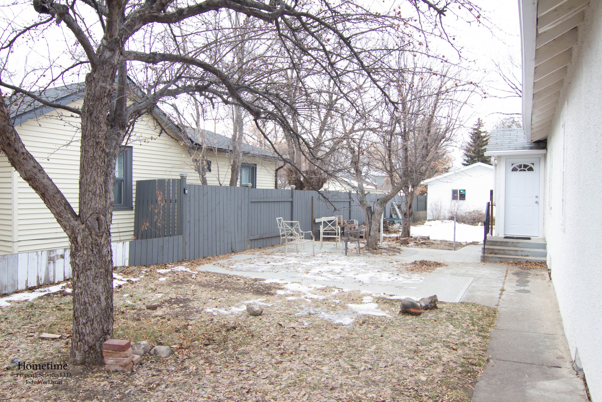 Front Yard Key Image