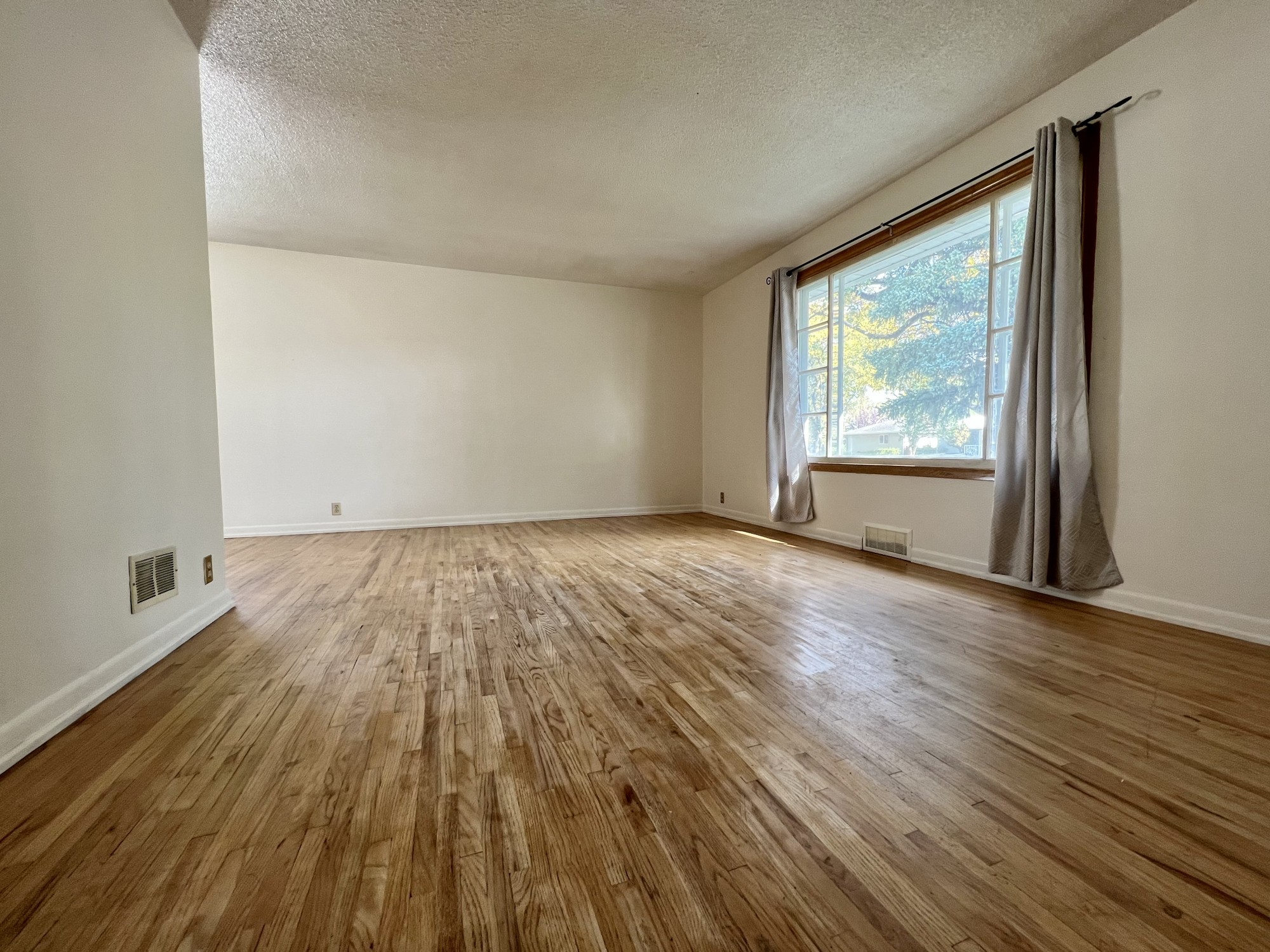 Living Room Key Image