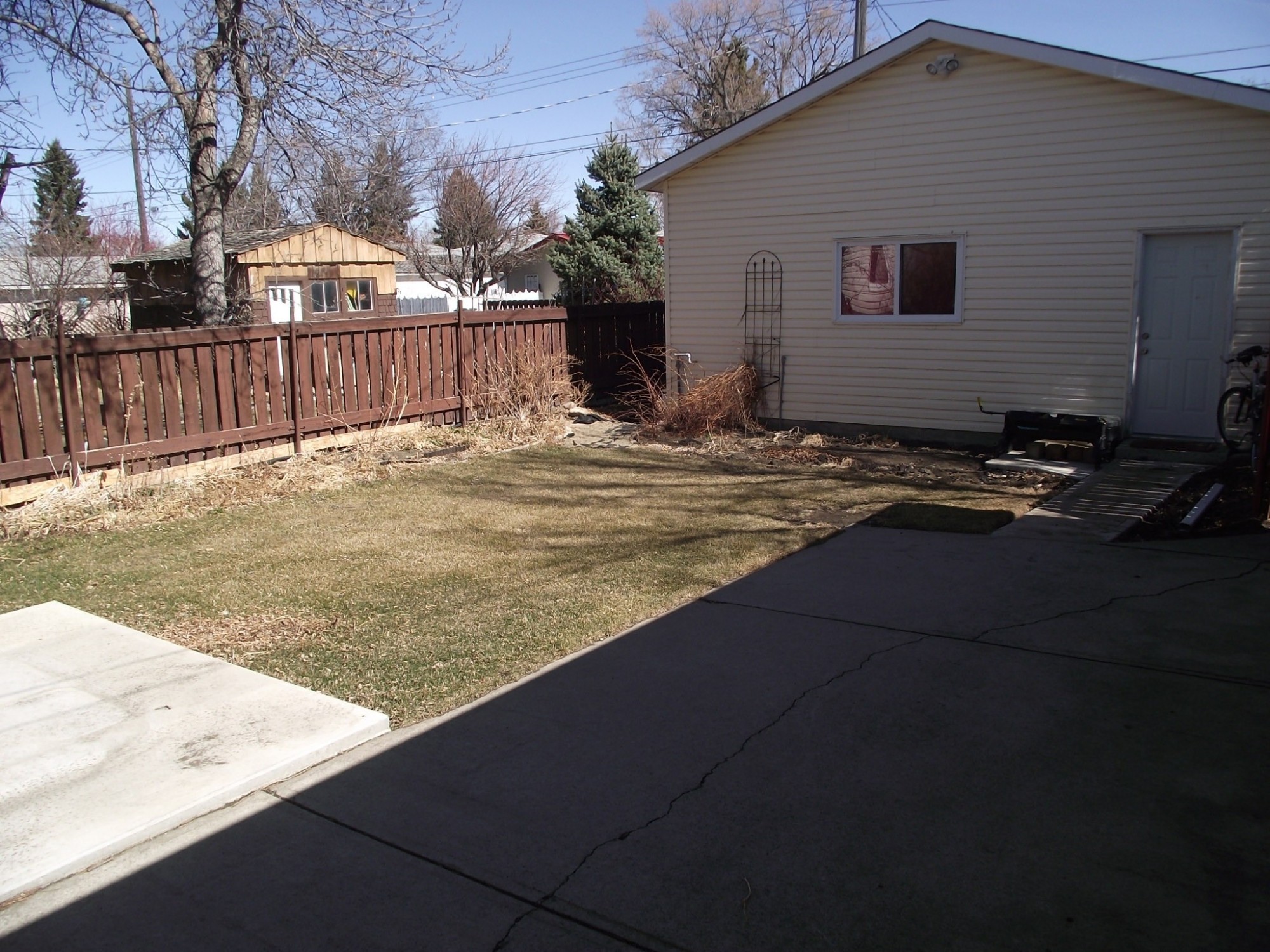 Back Yard Key Image