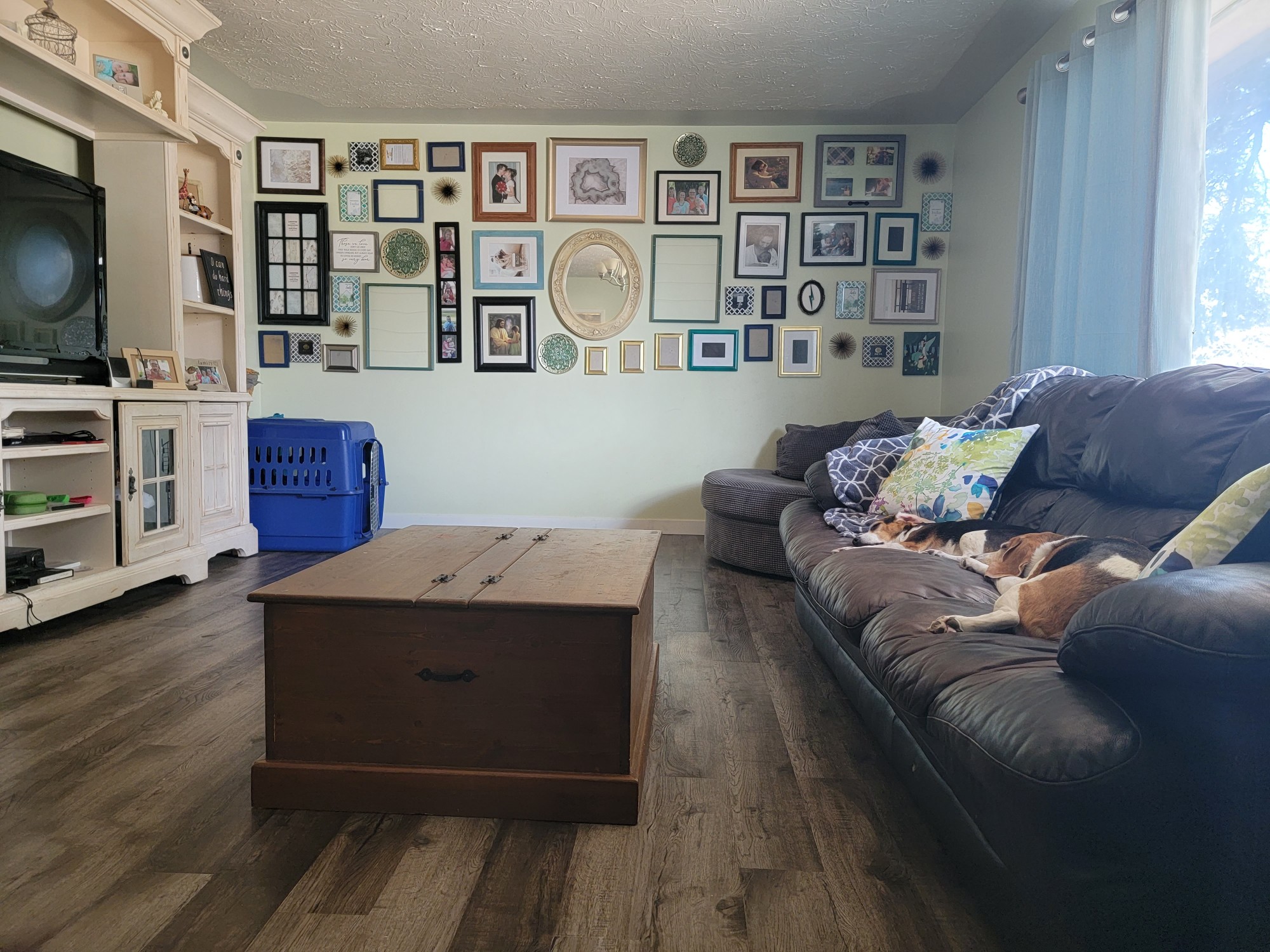 Living Room Key Image