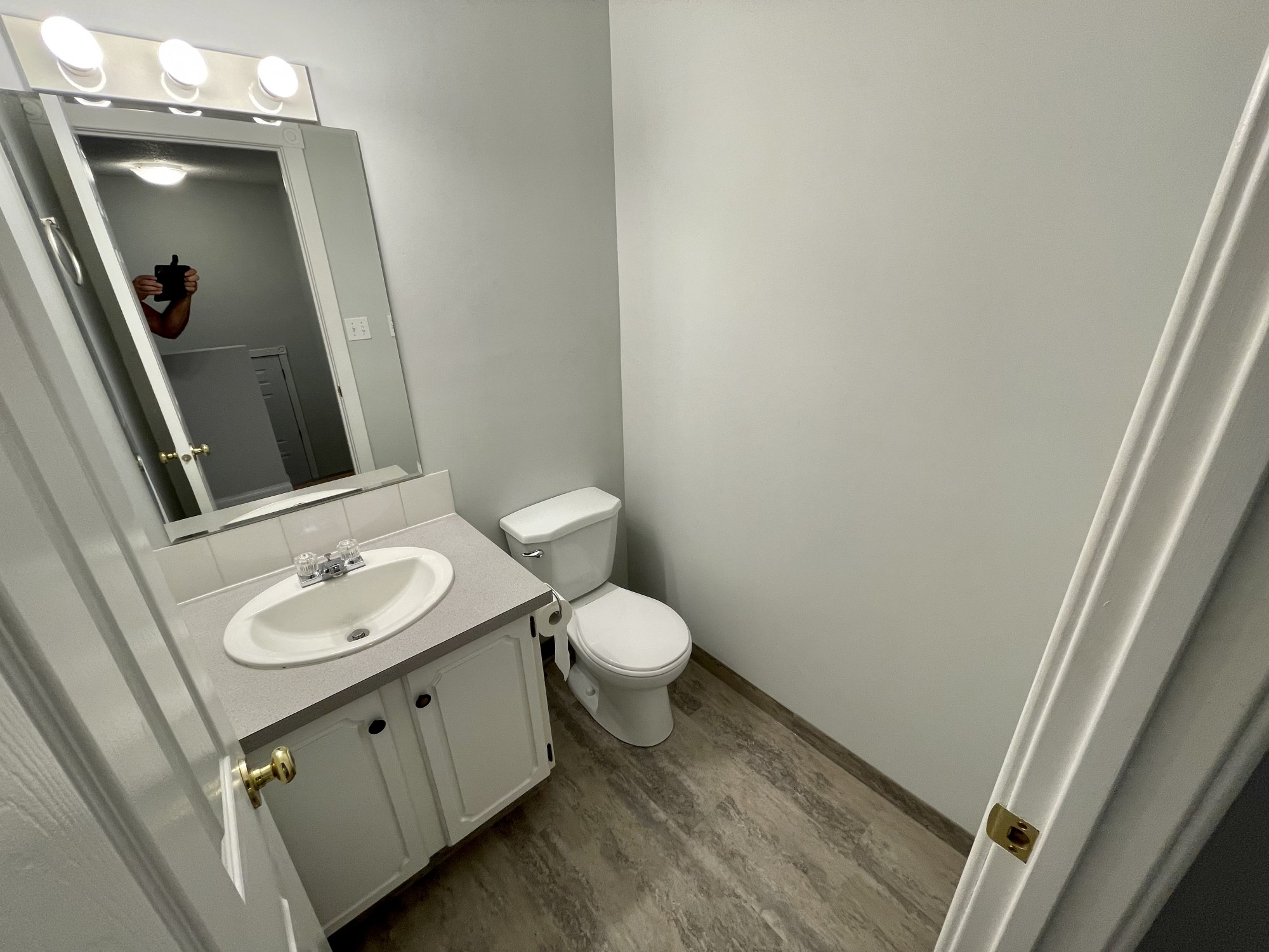 Guest Bathroom Key Image