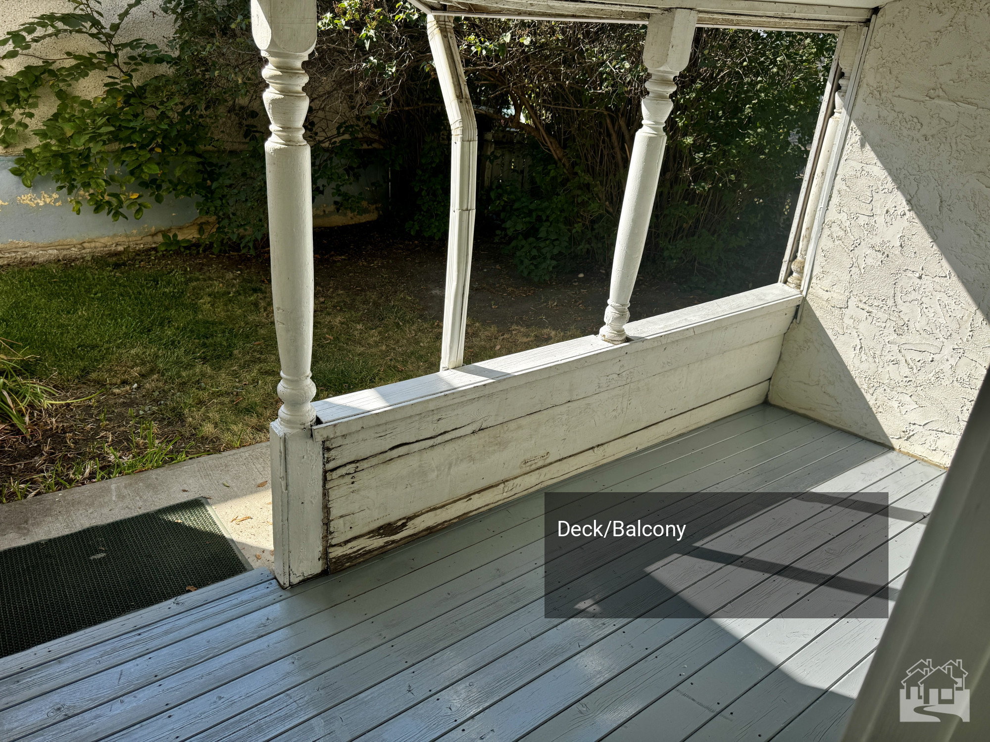 Front Porch  Key Image