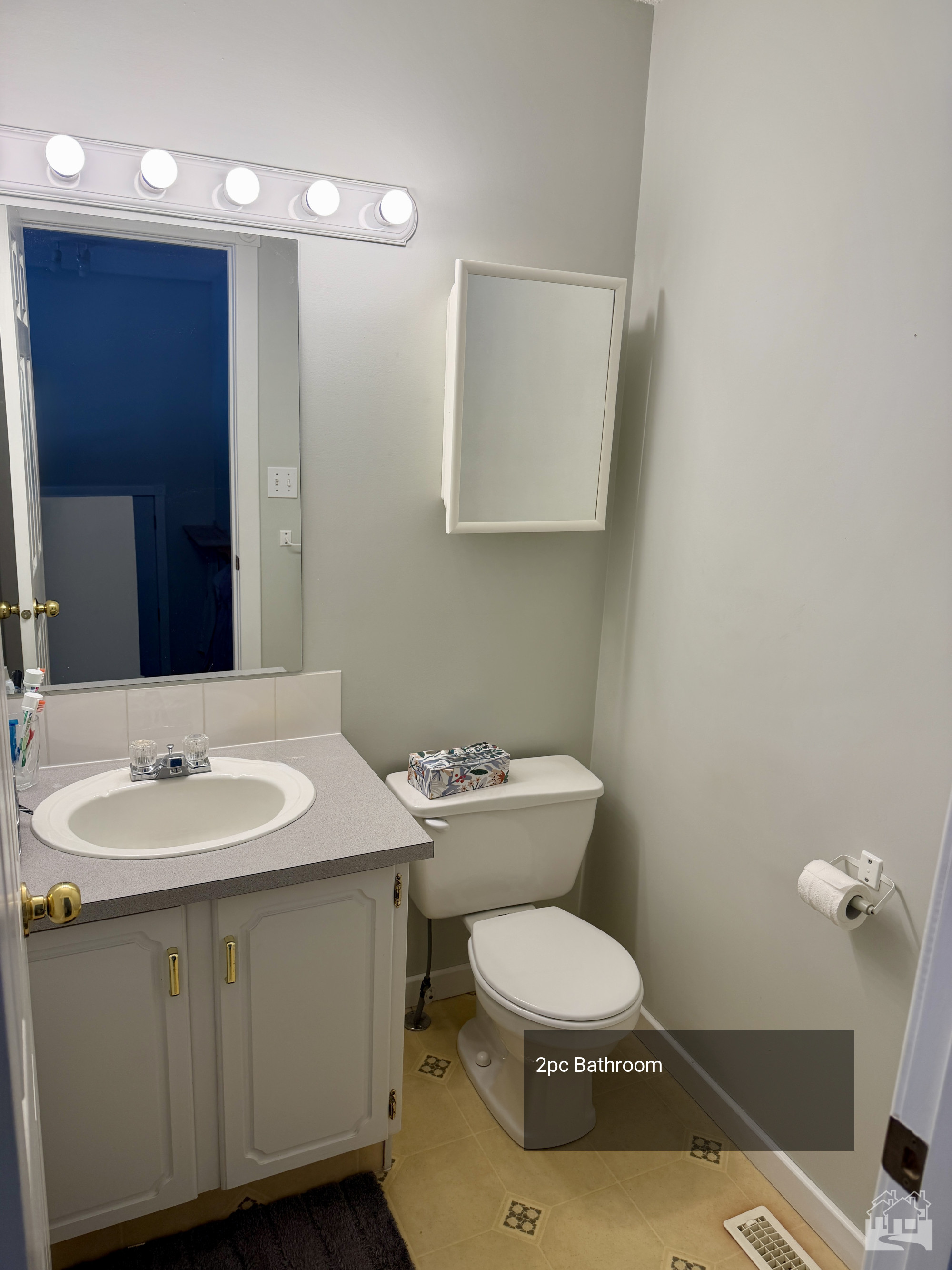 2pc Bathroom Key Image