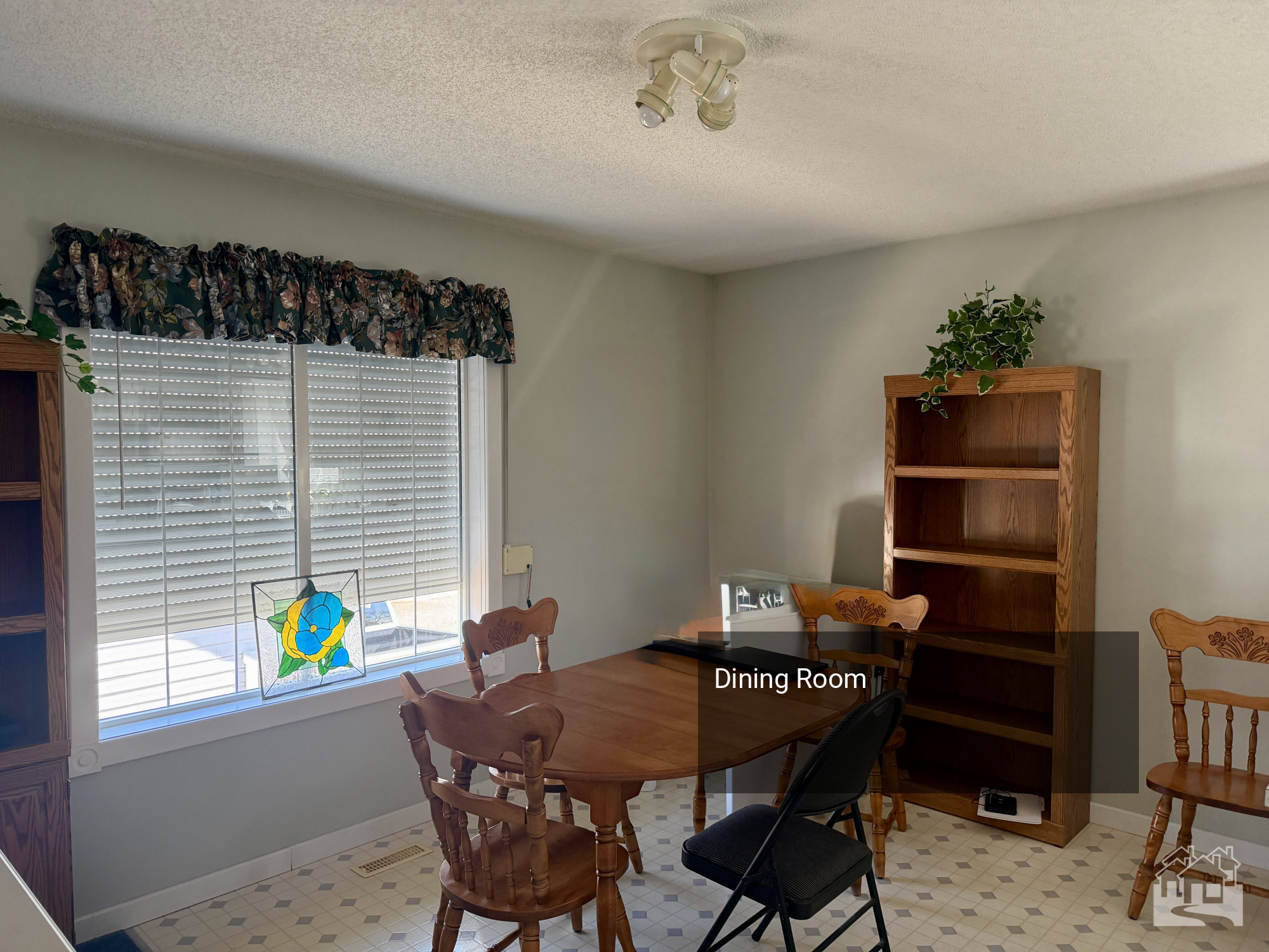 Dining Room Key Image