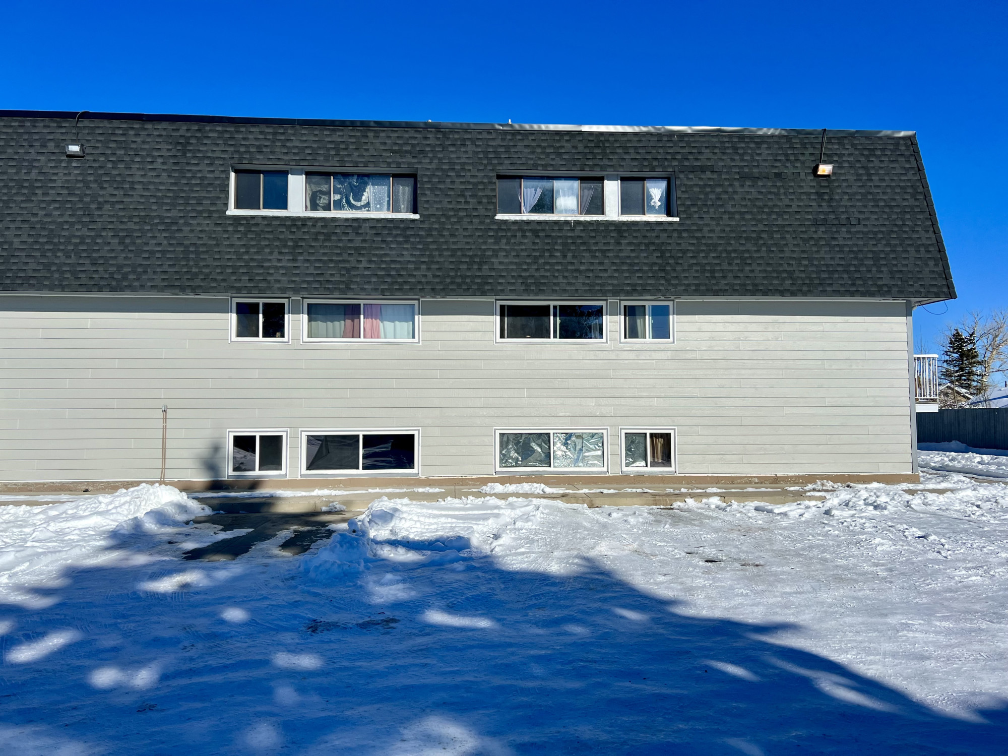 335 2nd Ave W Cardston (Unit 101) Cover image